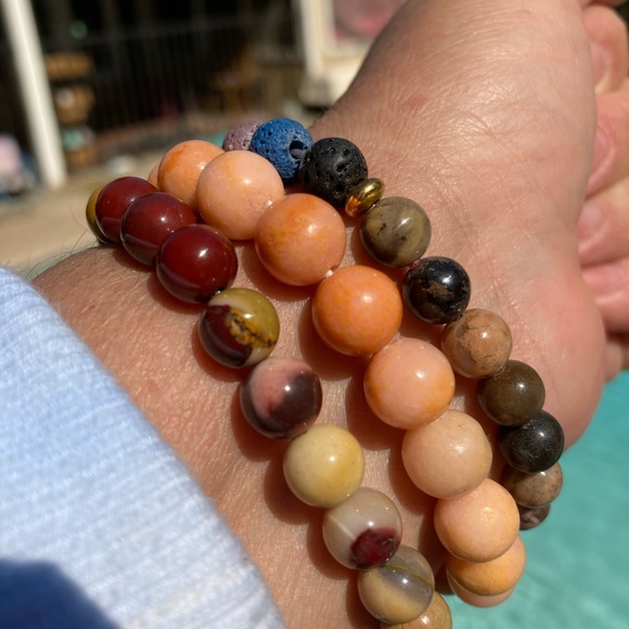 Beautiful colored bracelets - Picture 3 of 3